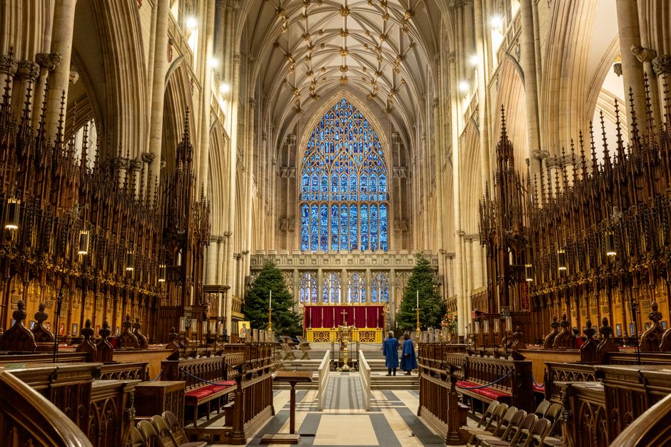 Hartelijke verwelkoming met winterse geuren en decoraties.
